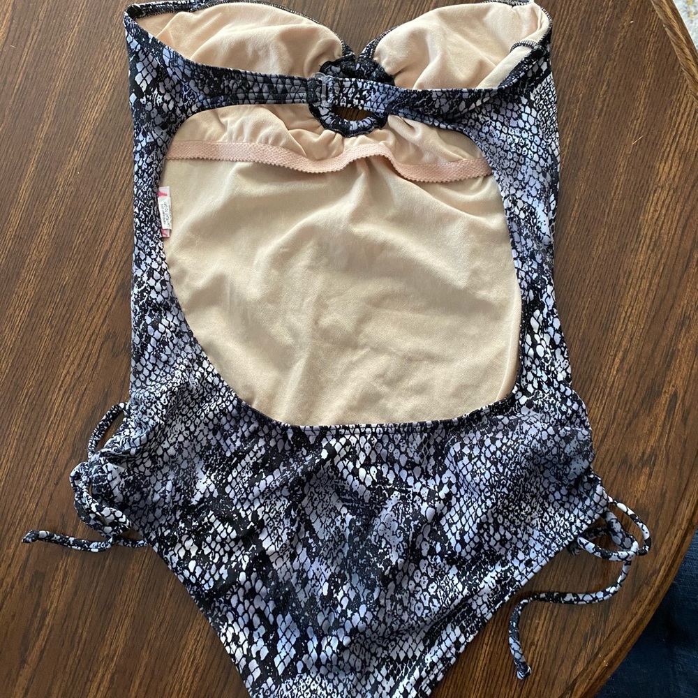One piece open back swimsuit snakeskin print